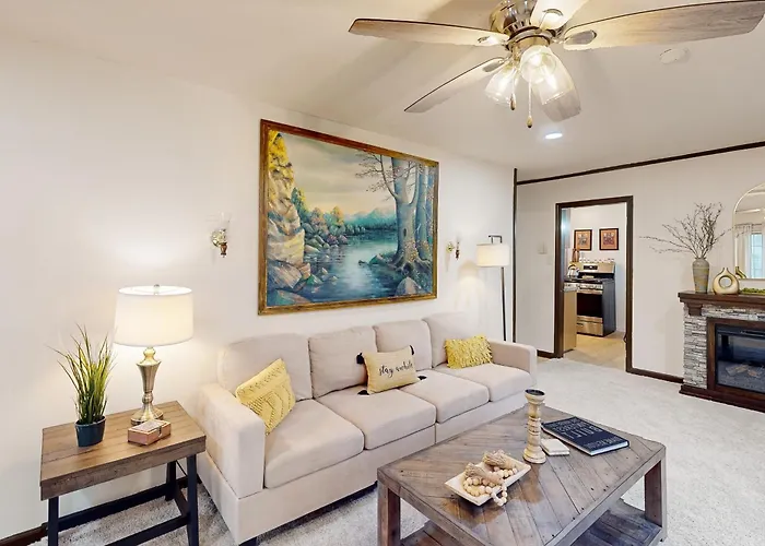 5 Mi To Dtwn Indy! Home W/ Game Room & Fireplace
