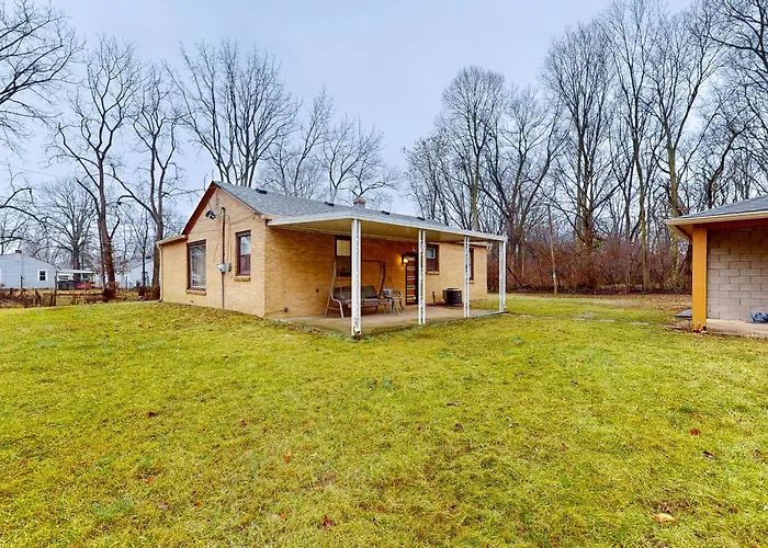 5 Mi To Dtwn Indy! Home W/ Game Room & Fireplace