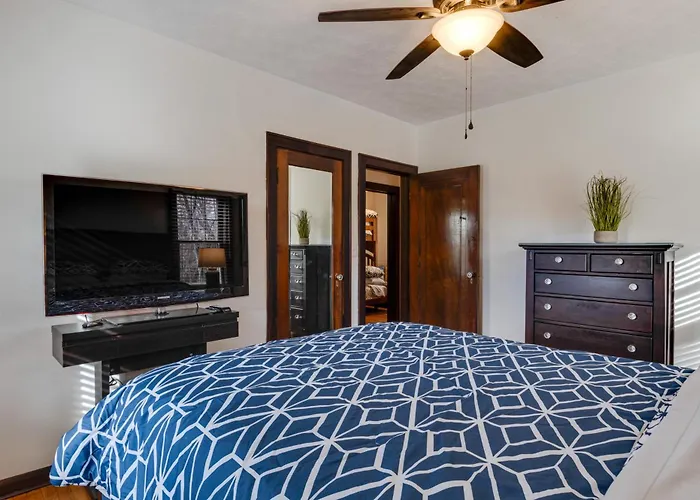 Idyllic Home Near Indianapolis Motor Speedway