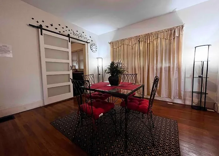 Comfortable 2-Bdrm Spacious Home With Wifi & Patio