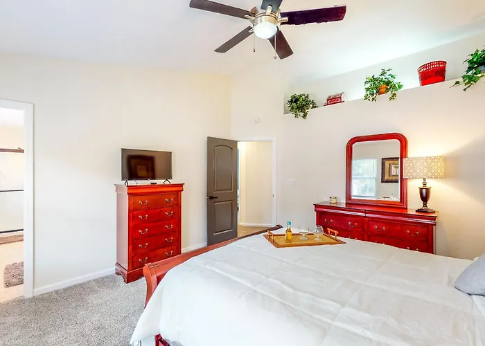 Indy Home W/ Dog-Friendly Yard! 9 Mi To Dtwn